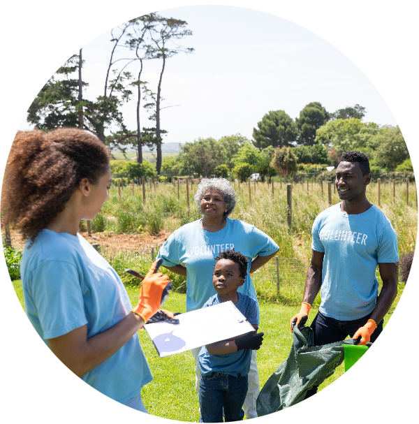 Volunteers collecting rubbish and recycling 27 PCARR